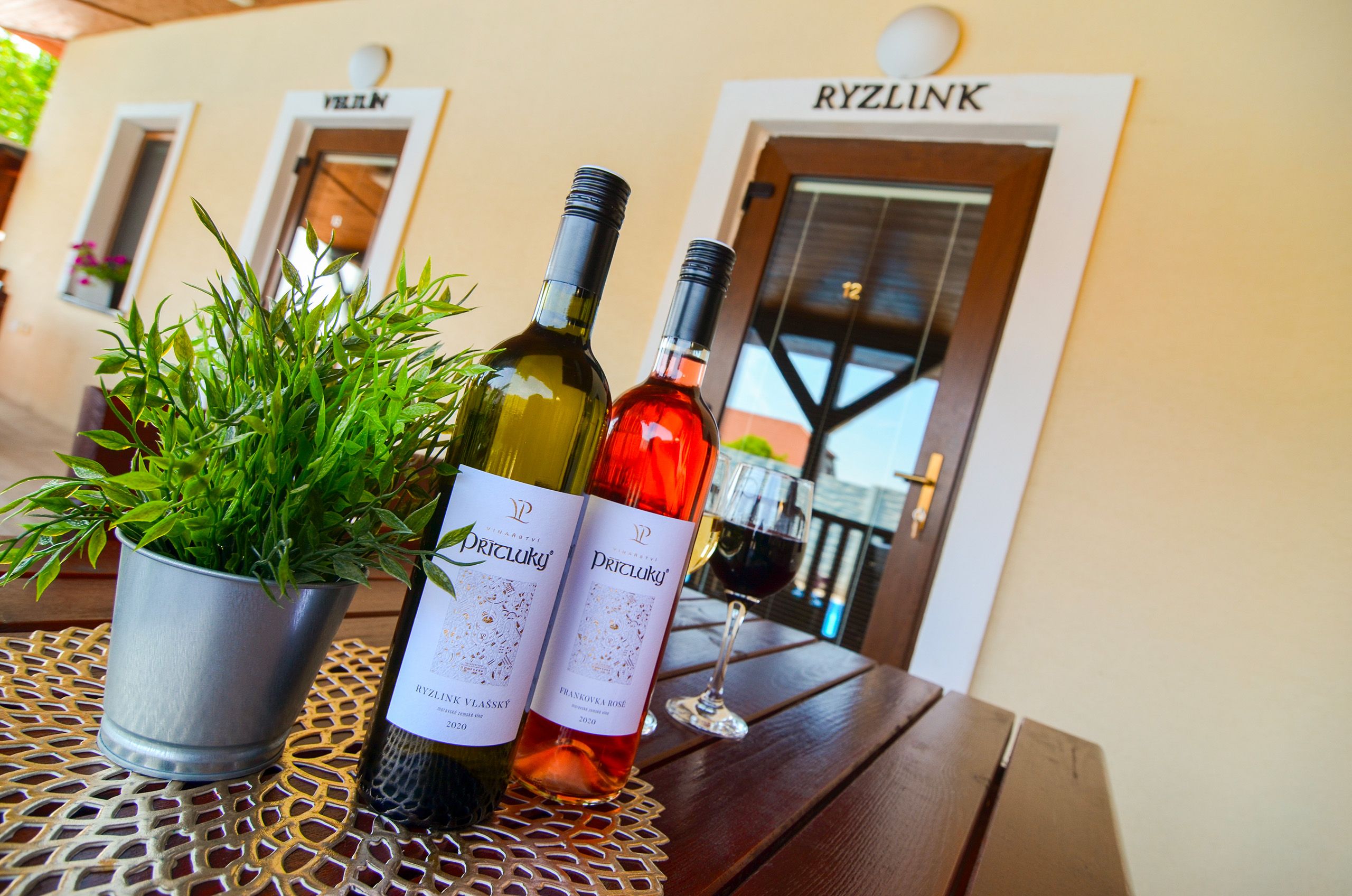 Jsme přátelské a útulné místo na sluncem milované jižní Moravě ve vinařském Zaječí. Je to jen kousek od Pálavy a Lednicko-valtického areálu.